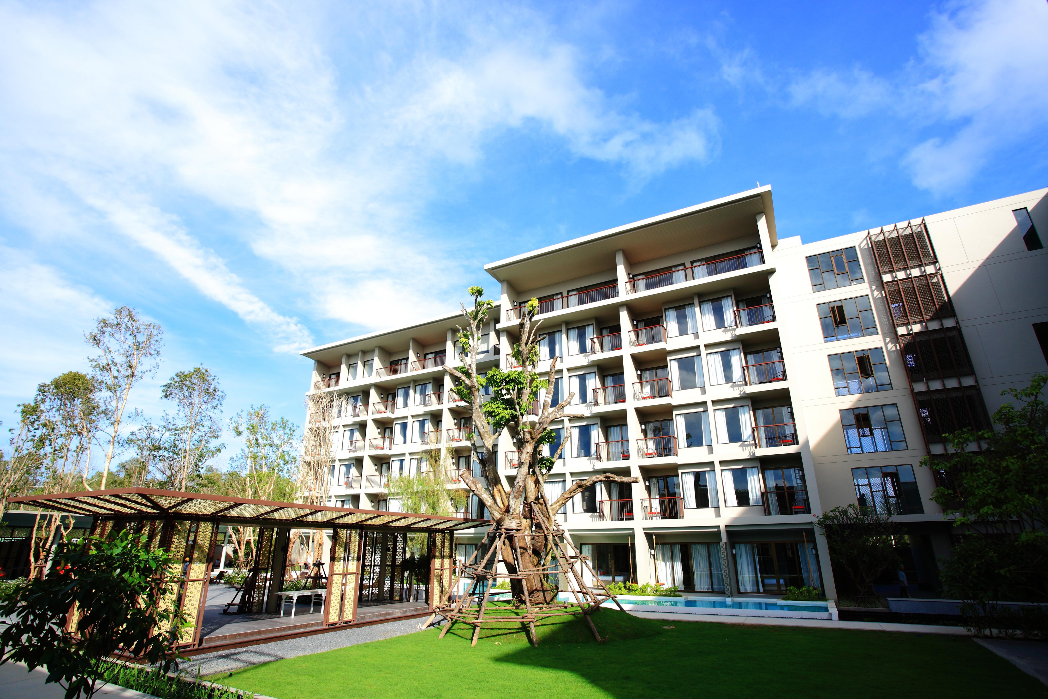 Proud Phuket, Naiyang Beach Exterior foto