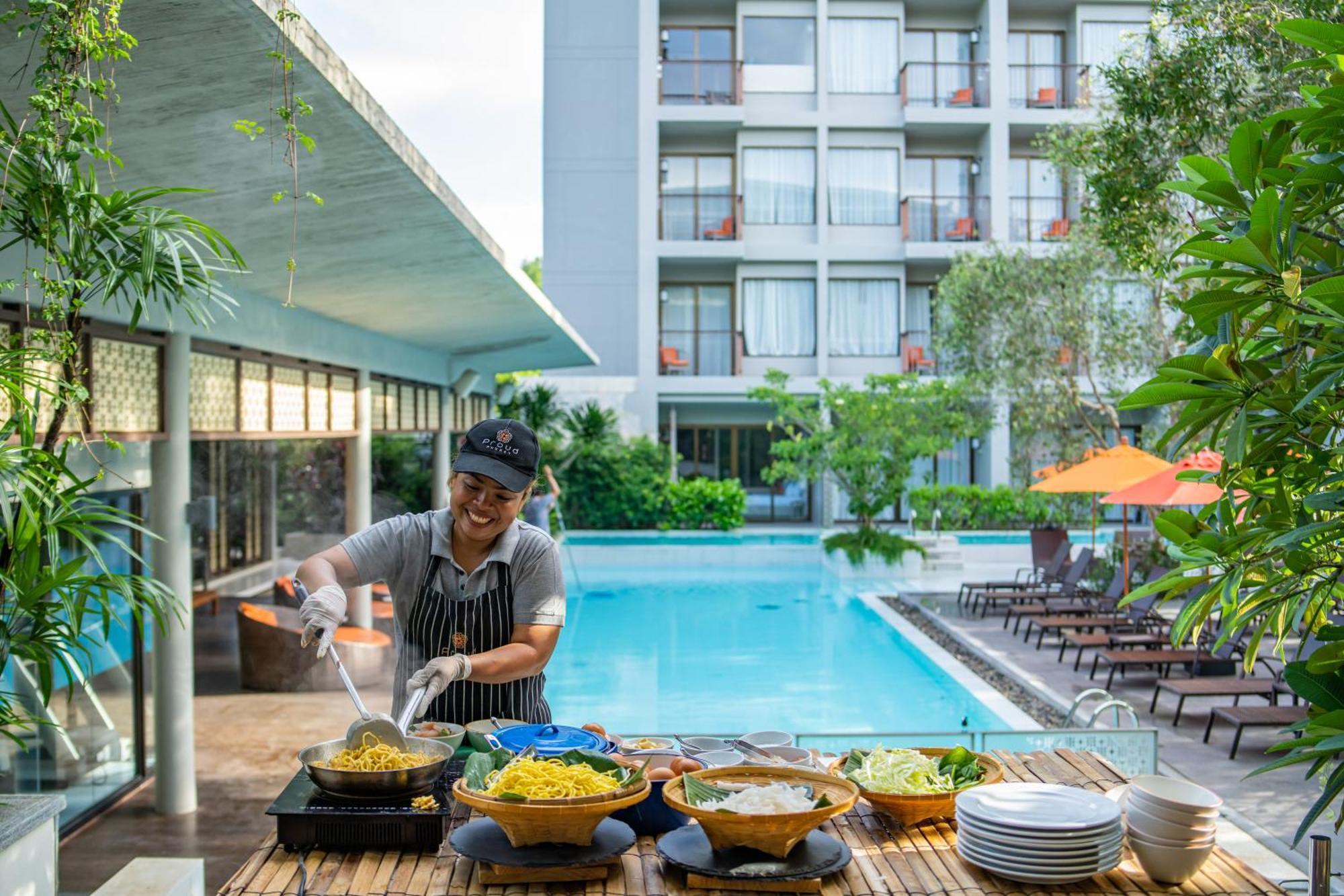 Proud Phuket, Naiyang Beach Exterior foto