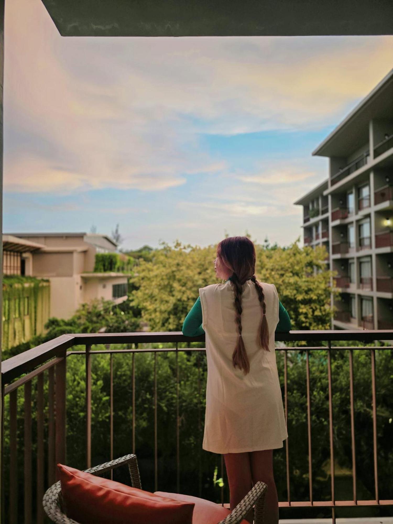 Proud Phuket, Naiyang Beach Exterior foto